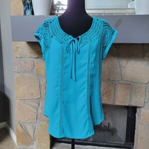 Maurices teal crochet shoulder blouse, Medium